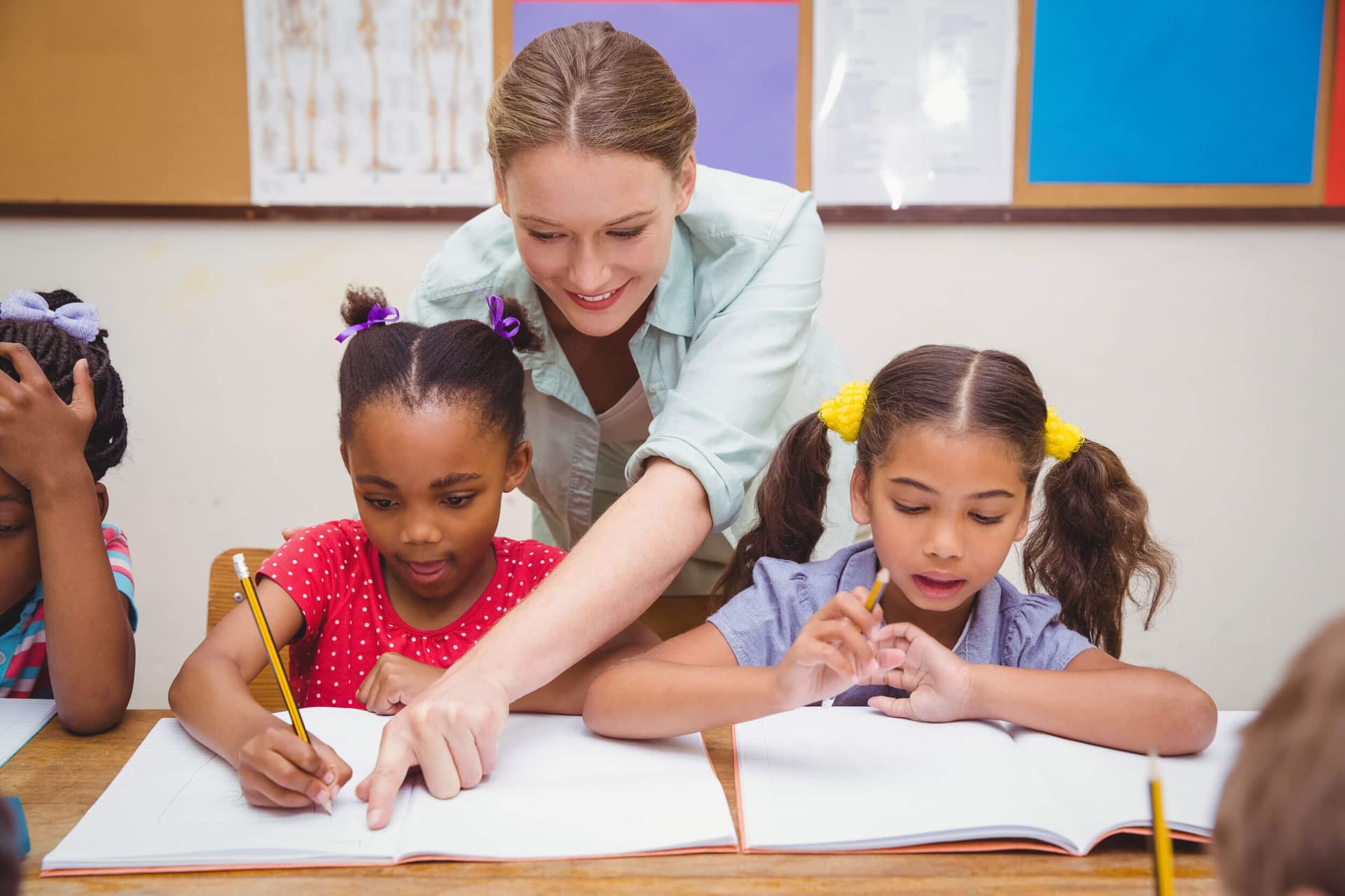 Children learning at Kids Discovery